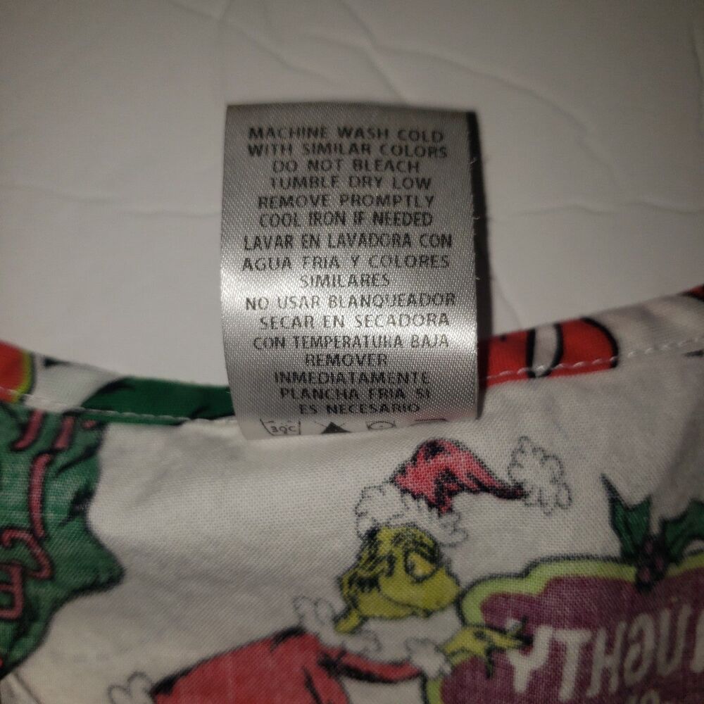 Dr Seuss Grinch Christmas Short Sleeve V Neck Scrub Top Womens Size Small - Picture 5 of 6